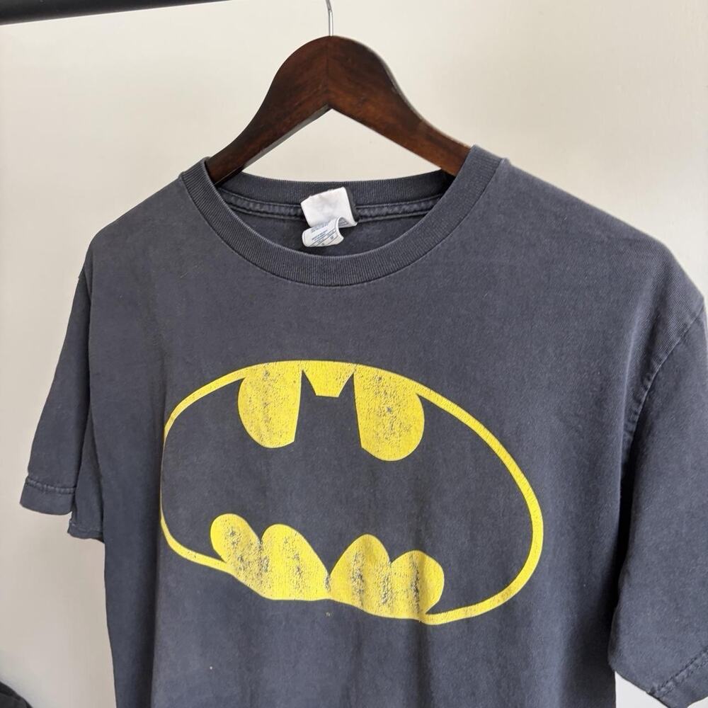 Vintage Y2K Batman Logo Superhero Faded Grunge DC Comics Mens M Tee - Picture 3 of 7